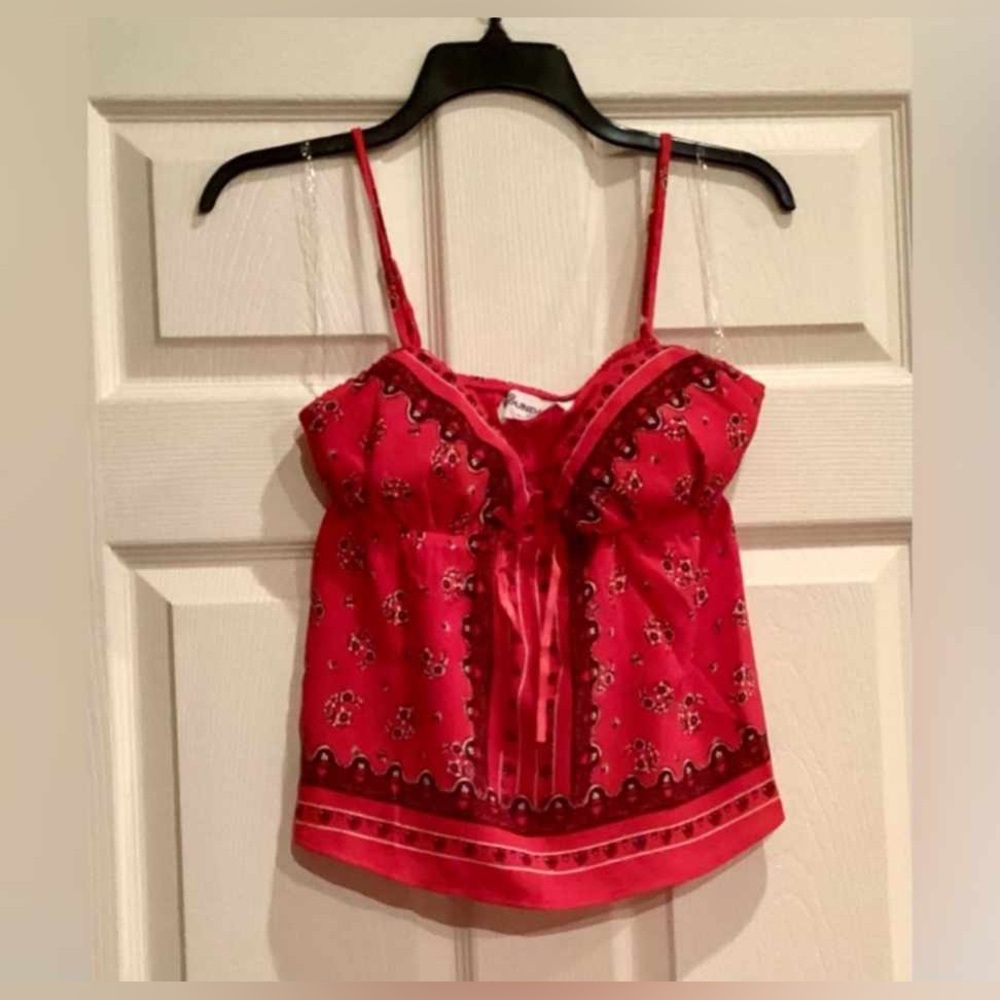 NWT Juniors No Boundaries Red Floral Dot Top size M